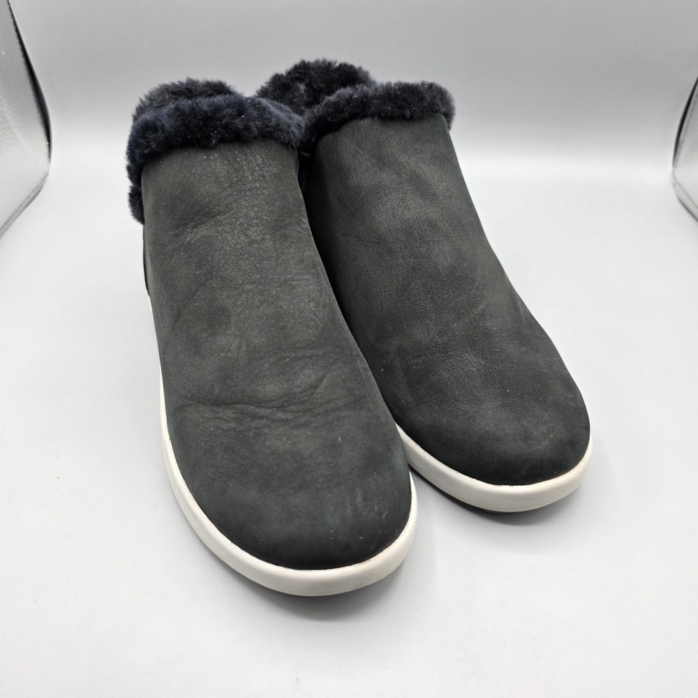 Olukai Malua Hulu Booties Womens‎ 6.5 Black Leather Sheepskin Lined Warm Winter